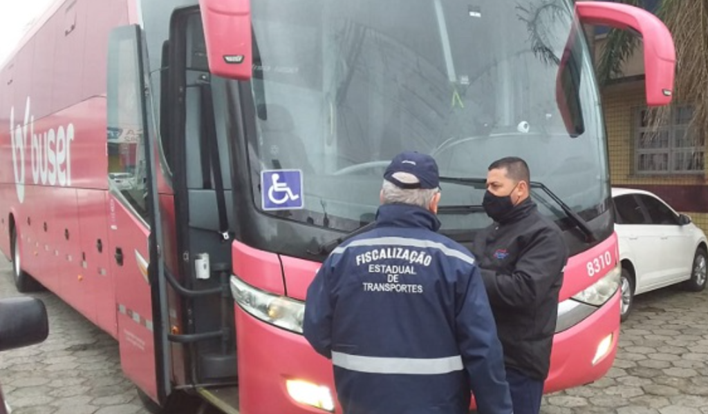 Agência de Santa Catarina apreende ônibus a serviço da Buser em Tubarão